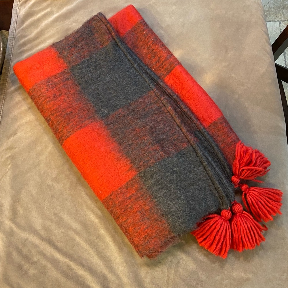 Shiraleah Chicago Throw Blanket NWOT